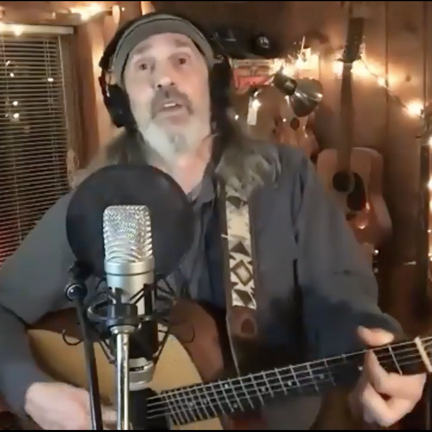 video: Skunk Zoom 23 March 2021